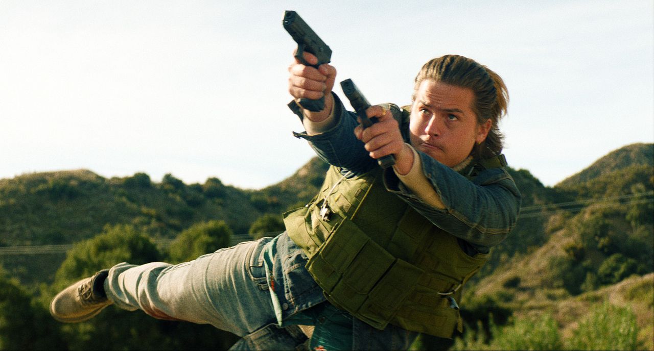 Under Fire : Bild Dylan Sprouse