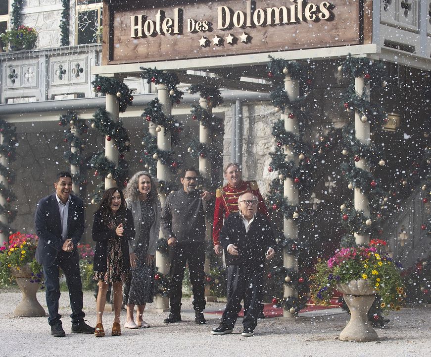 Weihnachten wie noch nie : Bild Andie MacDowell, Wilmer Valderrama, Lucy DeVito, Danny DeVito, José Zúñiga