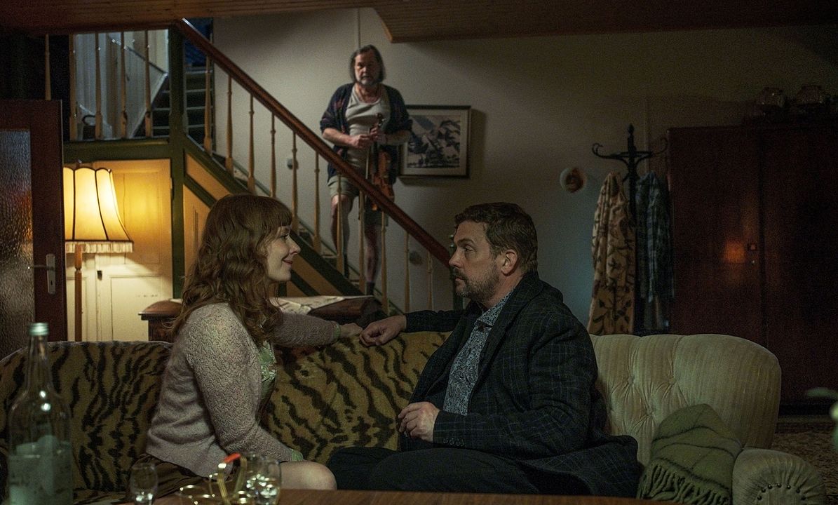 Die Ältern : Bild Sebastian Bezzel, Markus John, Sarah Bauerett