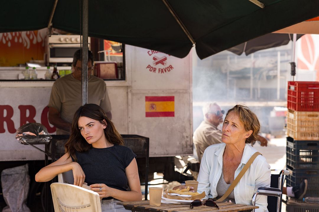 Hot Milk : Bild Emma Mackey, Fiona Shaw