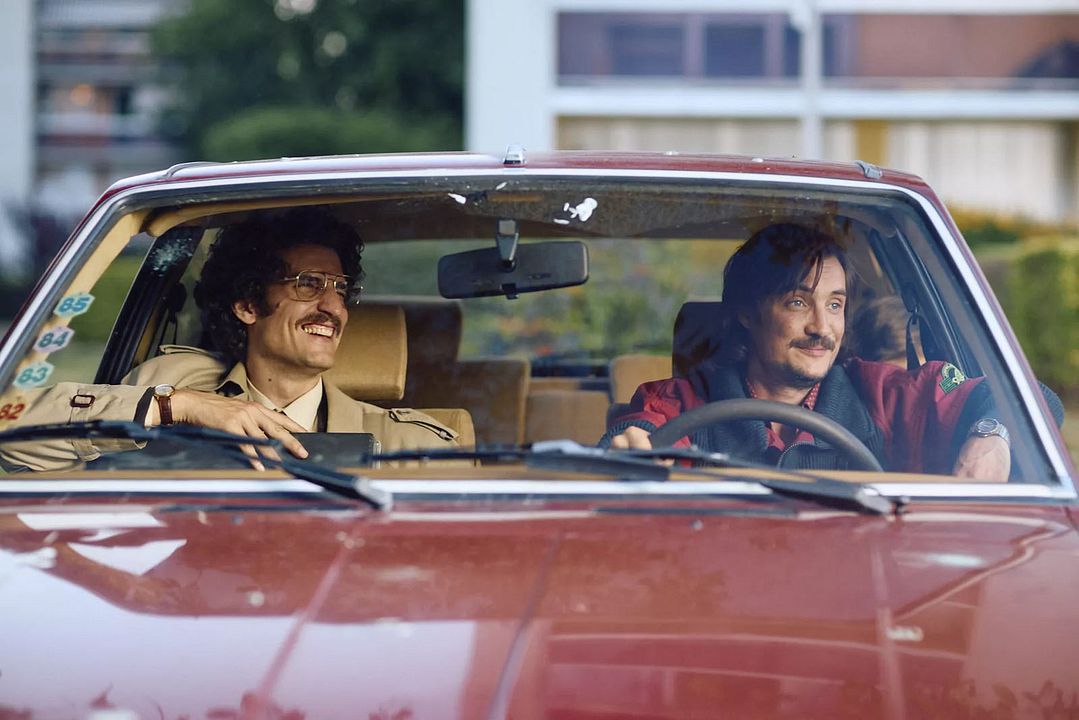 Just an Illusion : Bild Pierre Lottin, Louis Garrel