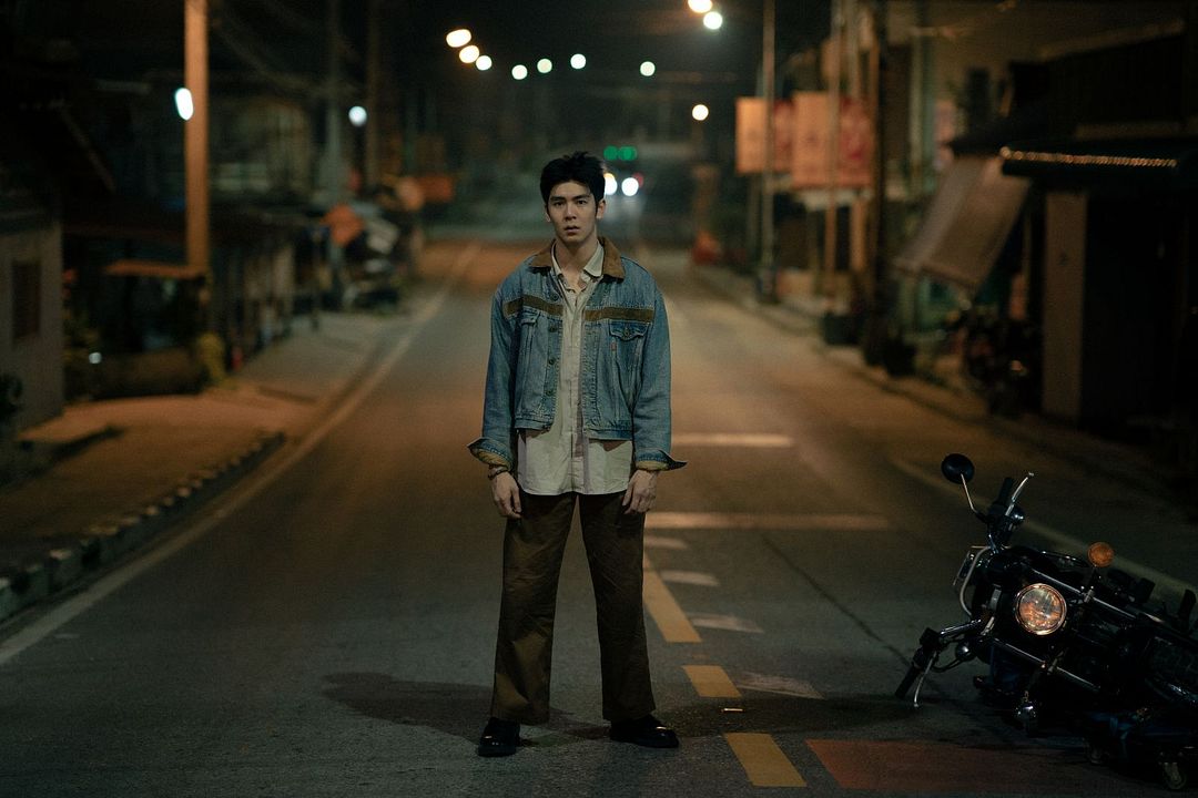 Everybody Loves Me When I'm Dead : Bild Vachirawich Aranthanawong