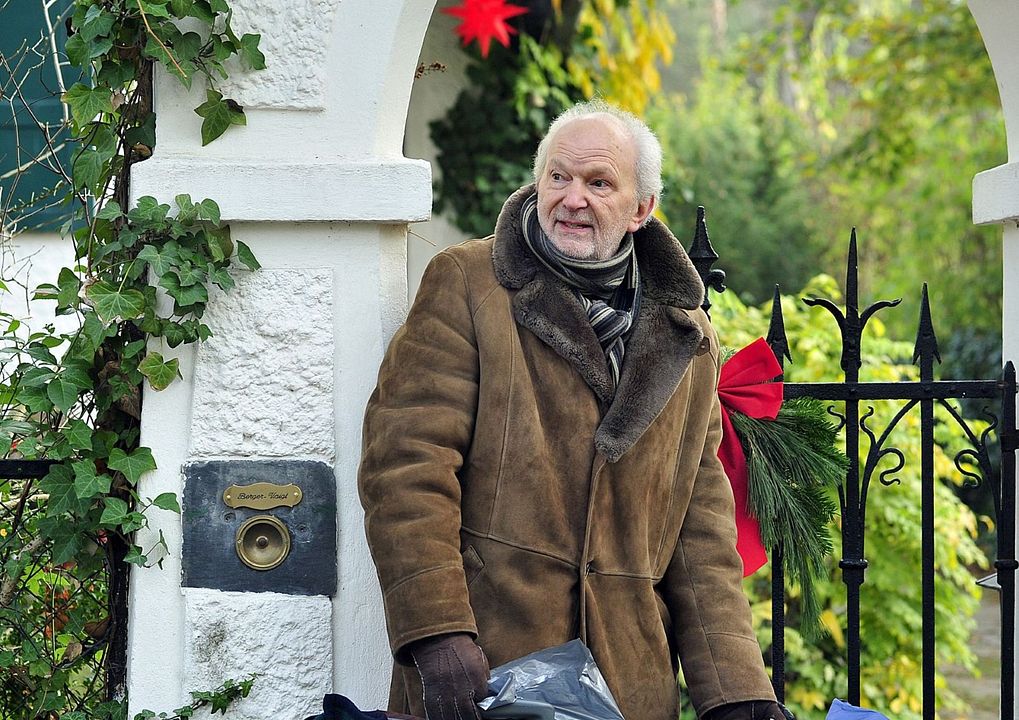 Alle unter eine Tanne : Bild Michael Gwisdek