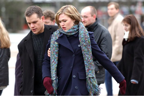 Die Bourne Verschwörung : Bild Julia Stiles, Matt Damon