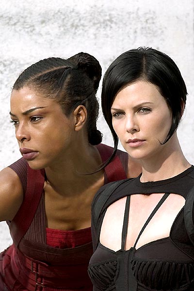 Æon Flux : Bild Charlize Theron, Sophie Okonedo, Karyn Kusama