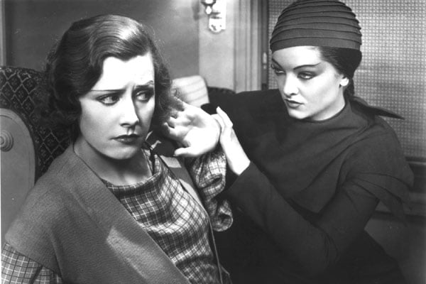 Thirteen women : Bild George Archainbaud, Irene Dunne