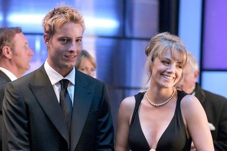 Bild Erica Durance, Justin Hartley