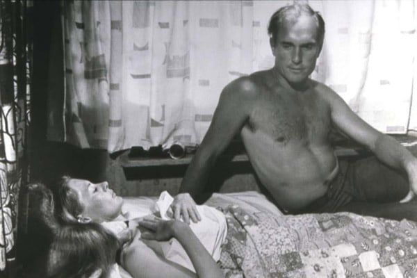 Liebe niemals einen Fremden : Bild Shirley Knight, Robert Duvall