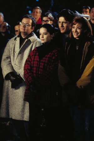 Bild Kelly Connell, Lauren Holly, Costas Mandylor, Holly Marie Combs