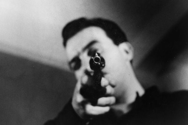 Explosion des Schweigens : Bild