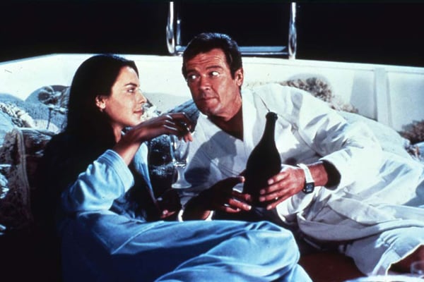 James Bond 007 - In tödlicher Mission : Bild Carole Bouquet, John Glen, Roger Moore
