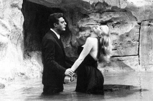 La Dolce Vita - Das süße Leben : Bild Anita Ekberg, Marcello Mastroianni, Federico Fellini
