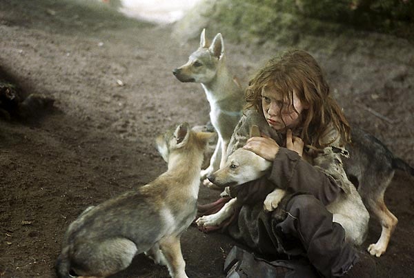 Survivre avec les loups : Bild Véra Belmont, Mathilde Goffart
