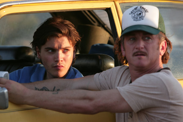 Into the Wild : Bild Sean Penn, Emile Hirsch