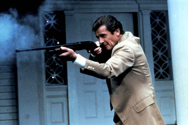James Bond 007 - Im Angesicht des Todes : Bild John Glen, Roger Moore