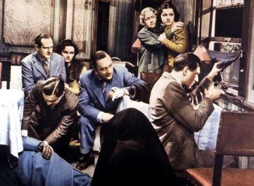 Eine Dame verschwindet : Bild Alfred Hitchcock, Naunton Wayne, Michael Redgrave, Dame May Whitty, Margaret Lockwood, Basil Radford