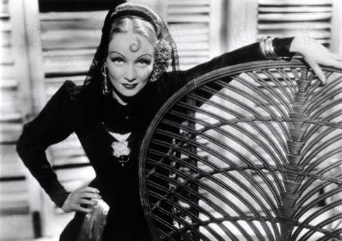 Der Teufel ist eine Frau : Bild Marlene Dietrich, Nicholas Josef Von Sternberg