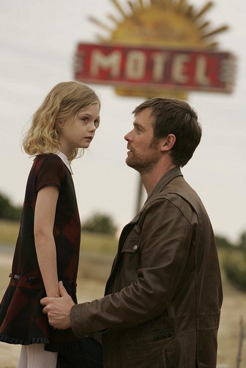 Bild Peter Krause, Elle Fanning