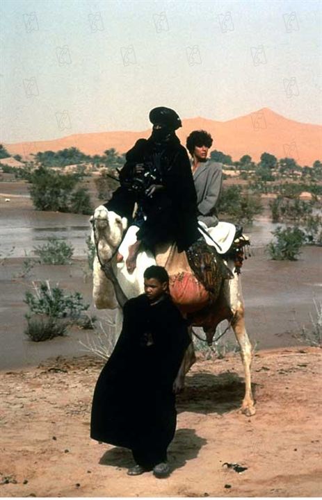Der Himmel über der Wüste : Bild Eric Vu An, Debra Winger, Bernardo Bertolucci