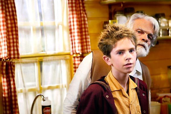 Arthur und die Minimoys 2 - Die Rückkehr des Bösen M : Bild Ron Crawford, Freddie Highmore