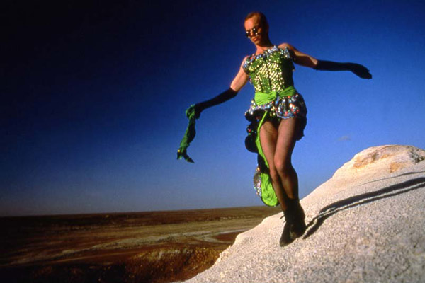 Priscilla - Königin der Wüste : Bild Stephan Elliott, Hugo Weaving