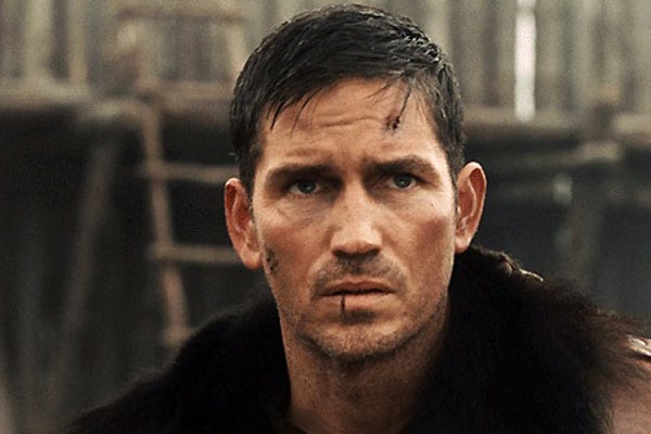 Outlander : Bild Howard McCain, Jim Caviezel