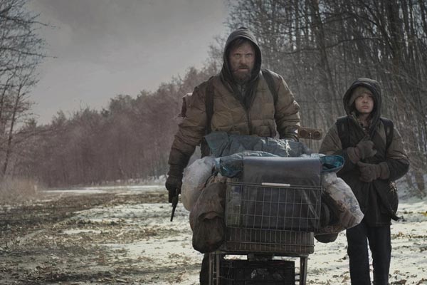 The Road : Bild Viggo Mortensen, Kodi Smit-McPhee