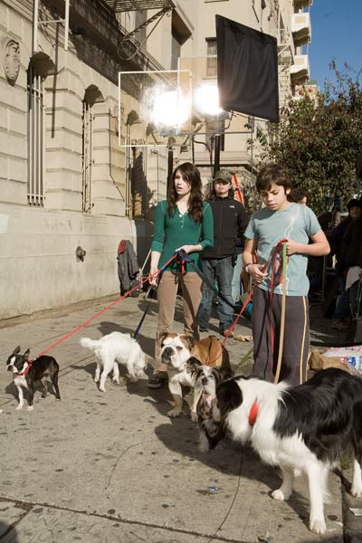 Das Hundehotel : Bild Emma Roberts, Jake T. Austin