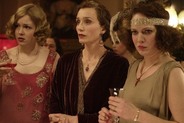 Easy Virtue - Eine unmoralische Ehefrau : Bild Kimberley Nixon, Kristin Scott Thomas, Stephan Elliott