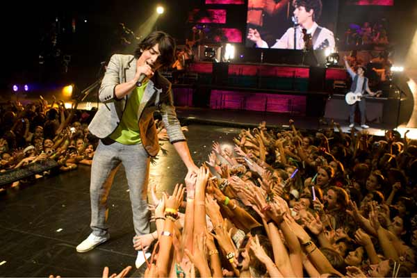 Jonas Brothers - Das ultimative 3D Konzerterlebnis : Bild Joe Jonas, Bruce Hendricks