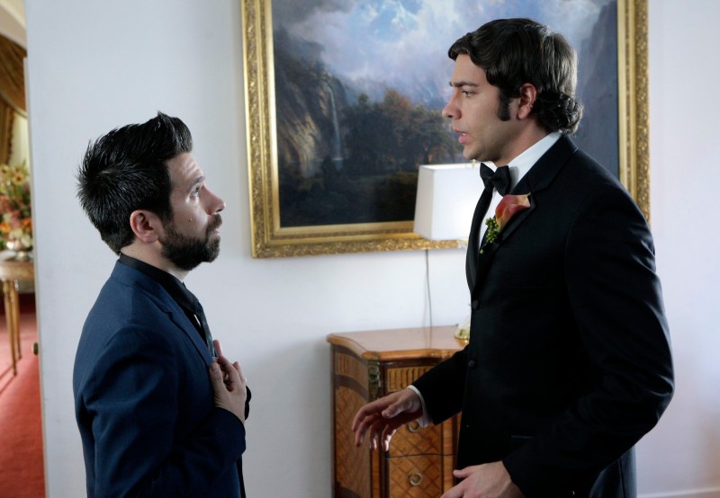 Bild Zachary Levi, Joshua Gomez