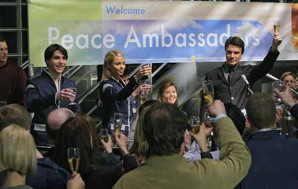 Bild Laura Vandervoort, Logan Huffman