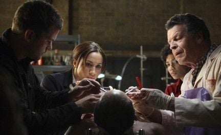 Bild Jasika Nicole, Meghan Markle, John Noble, Joshua Jackson