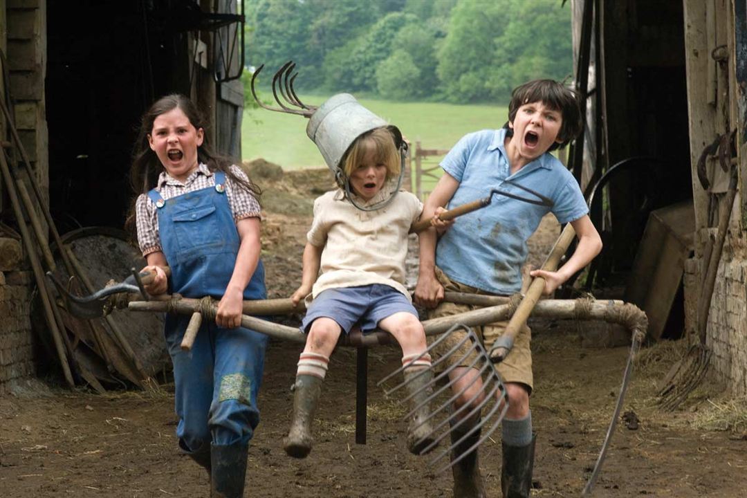 Eine zauberhafte Nanny - Knall auf Fall in ein neues Abenteuer : Bild Oscar Steer, Asa Butterfield, Lil Woods