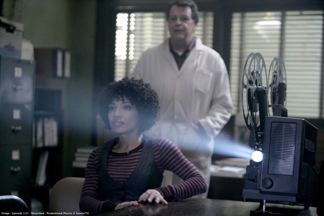 Bild Jasika Nicole, John Noble