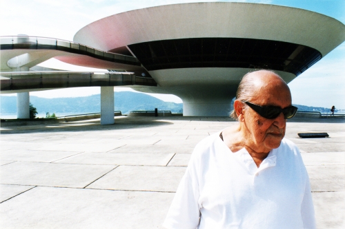 Oscar Niemeyer - Das Leben ist ein Hauch : Bild Fabiano Maciel