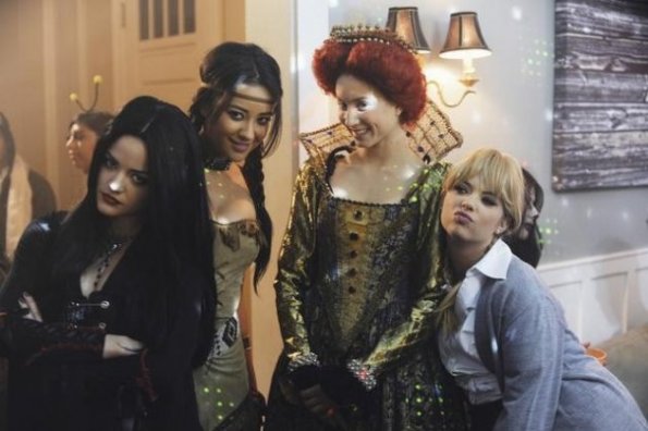 Pretty Little Liars : Bild Ashley Benson, Troian Bellisario, Lucy Hale, Shay Mitchell