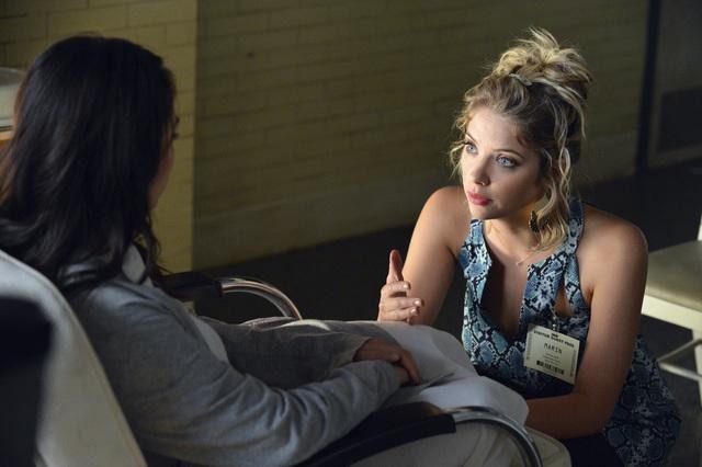 Pretty Little Liars : Bild Ashley Benson, Janel Parrish