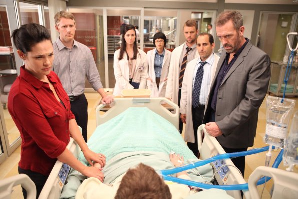 Dr. House : Bild Jesse Spencer, Peter Jacobson, Hugh Laurie, Odette Annable, Charlyne Yi, Harrison Thomas