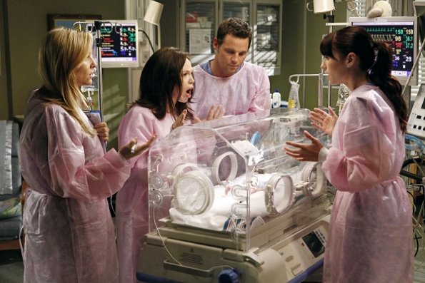 Grey's Anatomy - Die jungen Ärzte : Bild Jessica Capshaw, Amanda Fuller, Justin Chambers (I), Chyler Leigh