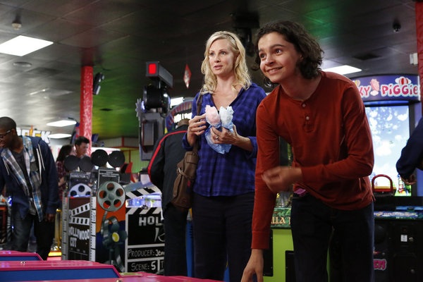 Parenthood (2010) : Bild Max Burkholder, Monica Potter