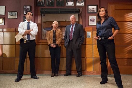 Law & Order: Special Victims Unit : Bild Kelli Giddish, Dann Florek, Mariska Hargitay, Danny Pino