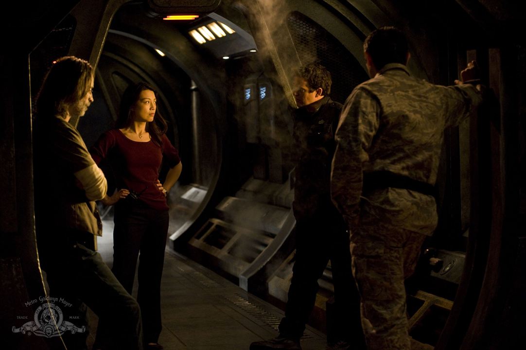 Stargate Universe : Bild Robert Carlyle, Ming-Na Wen, Lou Diamond Phillips, Louis Ferreira