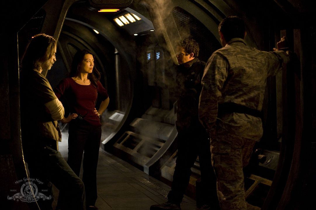 Stargate Universe : Bild Lou Diamond Phillips, Robert Carlyle, Ming-Na Wen, Louis Ferreira