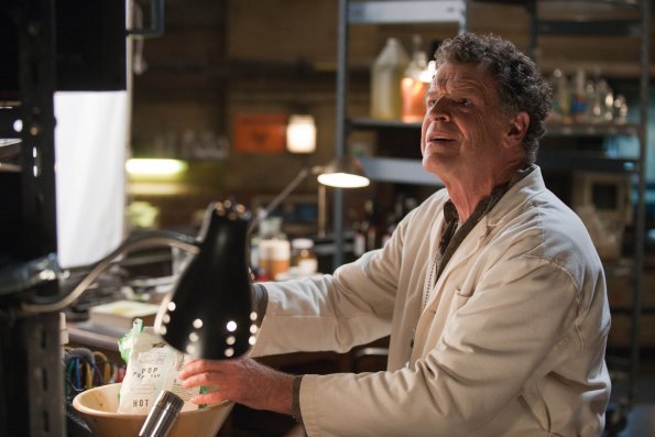 Fringe - Grenzfälle des FBI : Bild John Noble