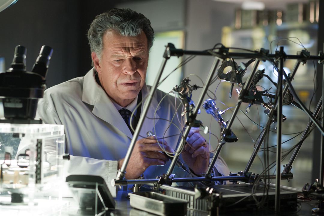 Fringe - Grenzfälle des FBI : Bild John Noble