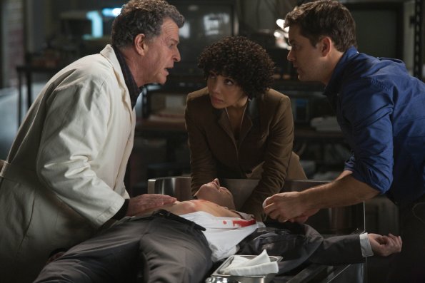 Fringe - Grenzfälle des FBI : Bild John Noble, Joshua Jackson, Jasika Nicole