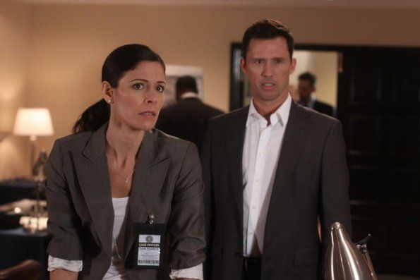 Burn Notice : Bild Lauren Stamile, Jeffrey Donovan