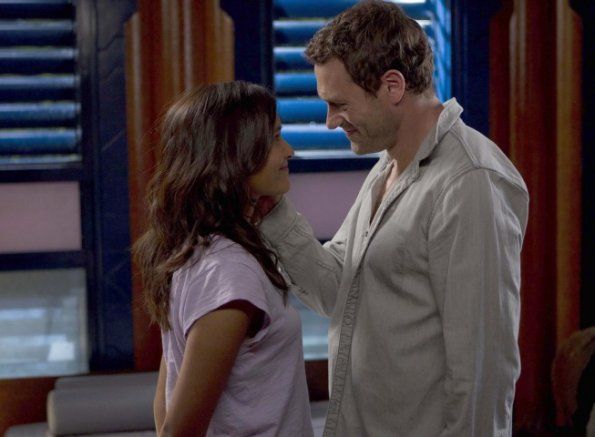 Terra Nova : Bild Shelley Conn, Jason O'Mara