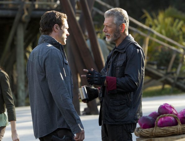 Terra Nova : Bild Jason O'Mara, Stephen Lang